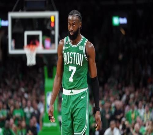 布朗是綠軍領(lǐng)袖他的地位是不是已超越塔圖姆了