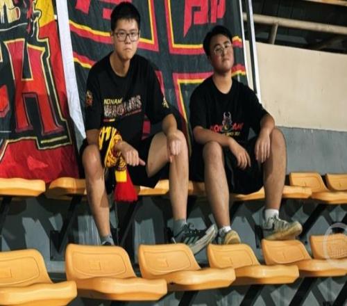 700名重慶球迷遠征天津客場，他們繼續(xù)“為重慶而戰(zhàn)”