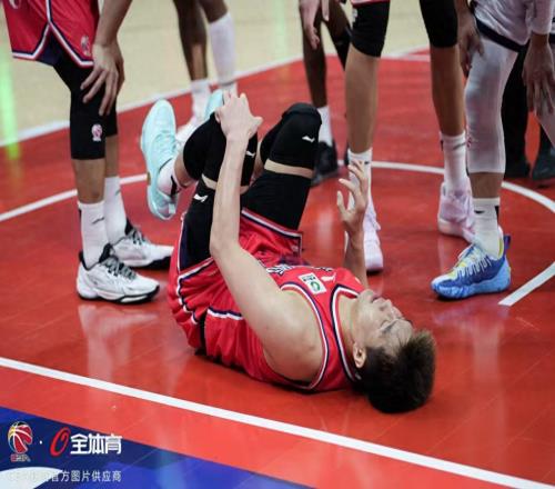 郭艾倫最新傷情報告！左膝前交叉韌帶斷了，提前賽季報銷，太慘了