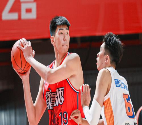 全明星中鋒水準(zhǔn)！9投狂砍17分10板4帽，郭士強(qiáng)真該帶他進(jìn)國家隊(duì)