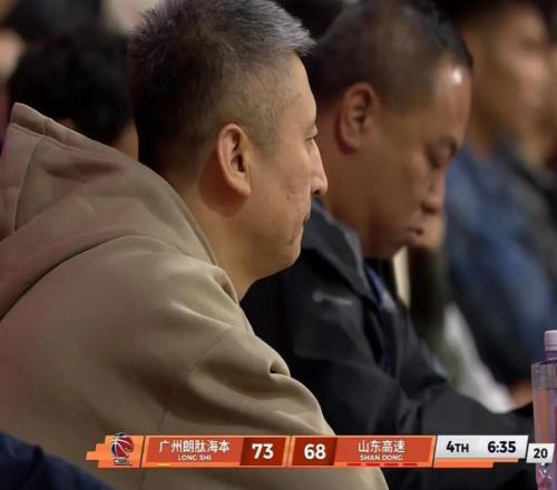 郭士強親眼目睹，4蓋帽扇暈山東3大內(nèi)線！球迷：去國家隊頂替周琦