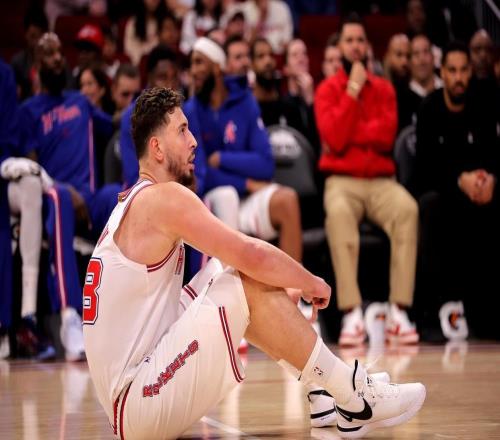 單場轟43分+9記三分！火箭2陣揚眉吐氣，加時負勇士，輸在首發