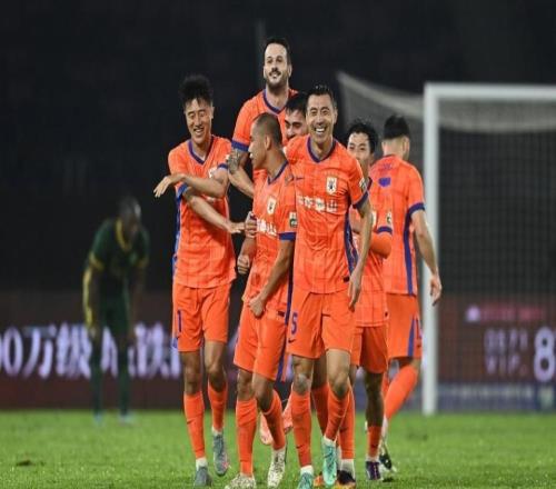 山東泰山2026首球！謝文能閃擊，瓦科精妙助攻，超流暢進攻