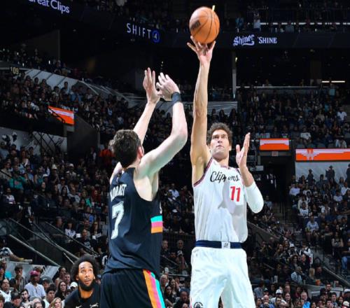 神劇情！快船遭25分大逆轉馬刺最后連續(xù)罰球不中卻搶下前場板