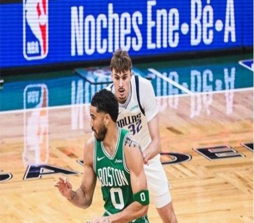 塔圖姆時隔298天復(fù)出：轟準(zhǔn)三雙秀勁爆補(bǔ)扣引5人15+大勝沖冠