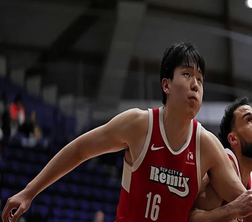 楊瀚森G聯賽爆了！半場6中6轟13分，攻守兼備很全面，身體也壯了