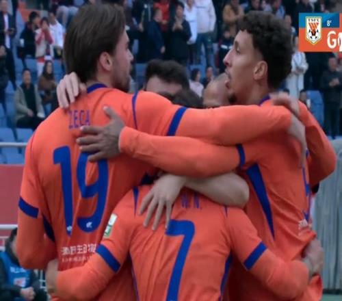 30！鐵人18分鐘繳械！泰山輕松拿捏爭(zhēng)冠格局沒打破，小謝漲球了