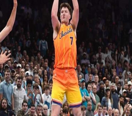 大崩盤！超級黑馬轟然倒下：全隊沮喪離場，新星6三分難救主