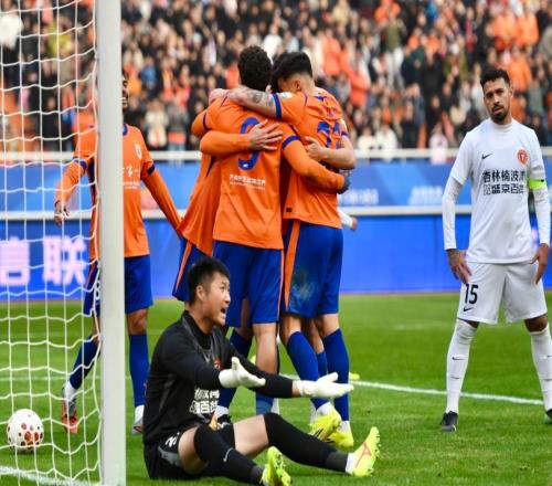 中超最新積分戰報：衛冕冠軍爆大冷，申花狂轟5球，云南擊敗海牛