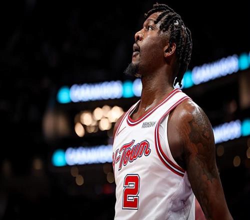 表現沒有任何提升，但火箭鋒線新援的出場時間卻竟然越來越多了