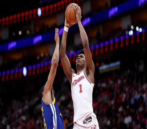 明明就是一個輔助型球員，但火箭卻非要將他作為核心進行培養