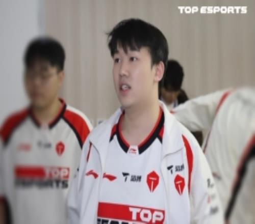 涵艺谈TES公告:有RA老粉吗可以翻翻Naiyou以前的录像