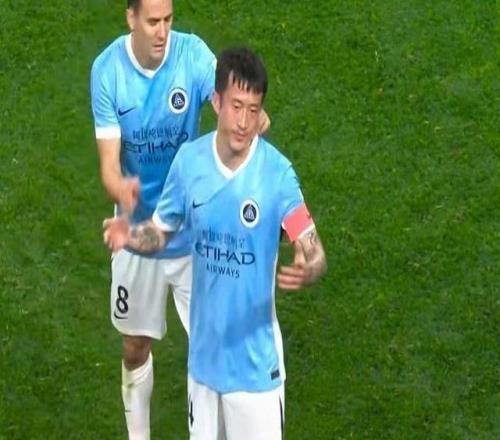 中超揭幕戰51！蓉城狂勝10人新鵬城！韋林頓2球姜至鵬紅牌惹爭議