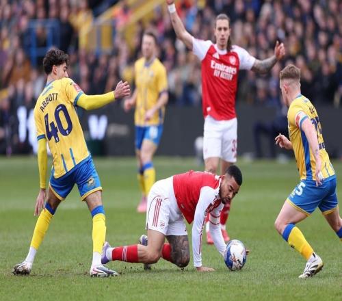 21險勝！阿森納客勝英甲球隊，晉級足總杯8強，劍指4冠王