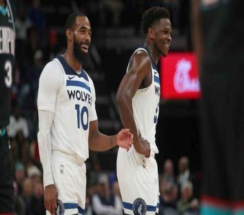 華子打著比賽竟聊起橄欖球老將康利：帶這孩子真不容易