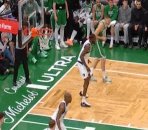 2換2！突發(fā)骨折手術(shù)！這可是綠軍的替補核心