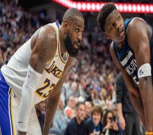 華子評歷史最佳首發:無視老詹,為保自己位置竟讓喬丹打小前!