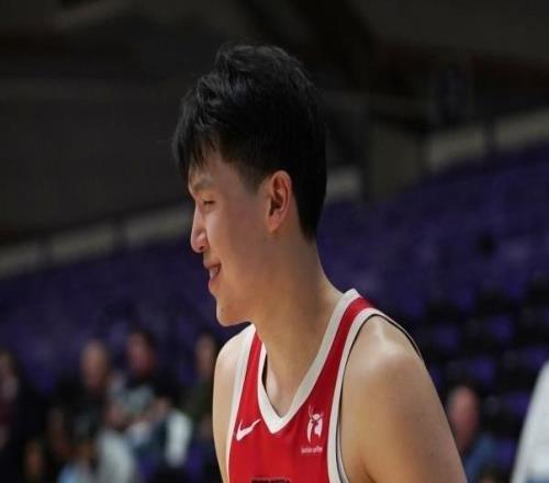 兩戰(zhàn)轟36+18+11!楊瀚森練級大秀妙傳終迎轉(zhuǎn)機