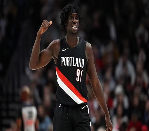 轉(zhuǎn)正后的表現(xiàn)簡直是一塌糊涂，開拓者側(cè)翼新星這是在搞什么