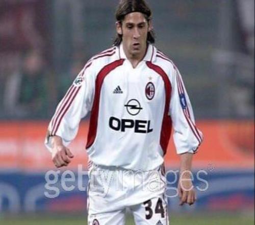 全能代表，米蘭城游走兩次，世界杯給亞洲球隊上課，33歲當少帥