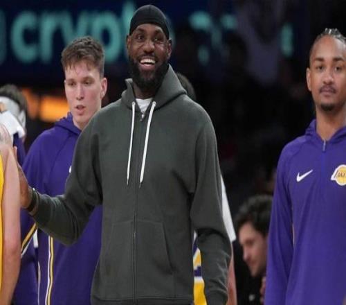 老詹戰(zhàn)尼克斯出戰(zhàn)成疑!場(chǎng)次不夠,本賽季正式無緣最佳陣容