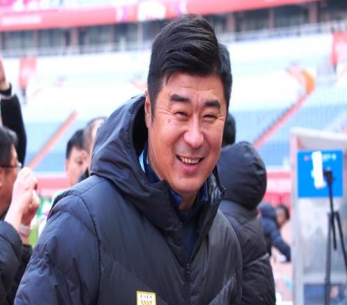 喜訊！韓鵬剛轉(zhuǎn)正出任魯能主教練，就帶領(lǐng)俱樂部拿到中超開門紅