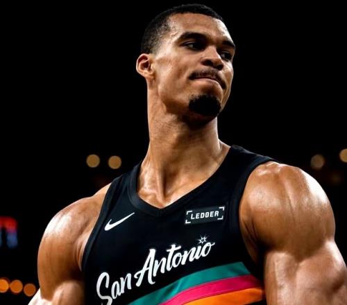 16戰15勝！聯盟第1！馬刺超級崛起，文班亞馬有望沖擊最年輕MVP