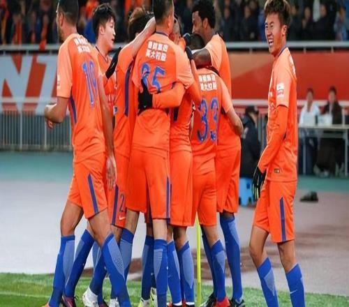 他倆剛跟魯能提前簽新約，卻意外無(wú)緣中超首輪大名單，引發(fā)熱議