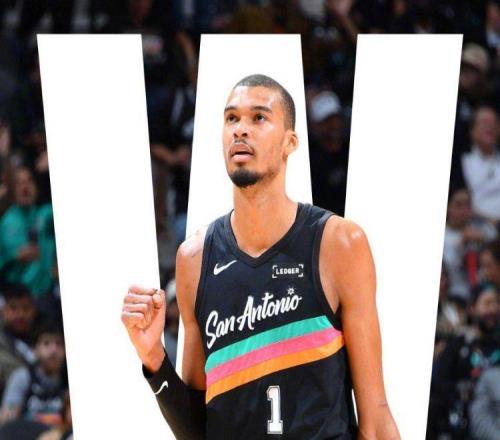 馬刺25分史詩逆轉快船：文班27+10+4帽小卡30+9連40場20+