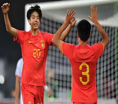 重慶銅梁龍戰平津門虎，三人表現不俗被球迷認可，卻沒有向余望