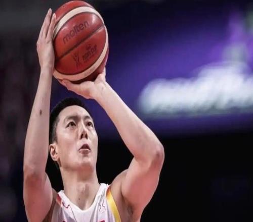 胡明軒奪得全明星三分大賽冠軍，對陣韓國隊咋就一個不進(jìn)呢