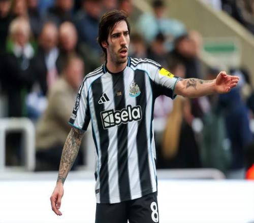 身價(jià)7500萬(wàn)！皇馬盯上英超25歲中場(chǎng)核心：派球探現(xiàn)場(chǎng)考察