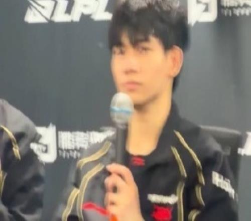 想試試大超的強(qiáng)度HongQ：先鋒賽最想交手的中單應(yīng)該是Chovy