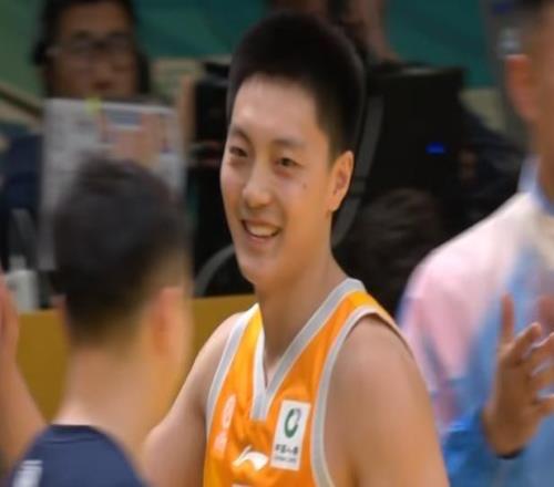 張鼎巖三滿分扣籃奪冠胡明軒第二次加冕三分王