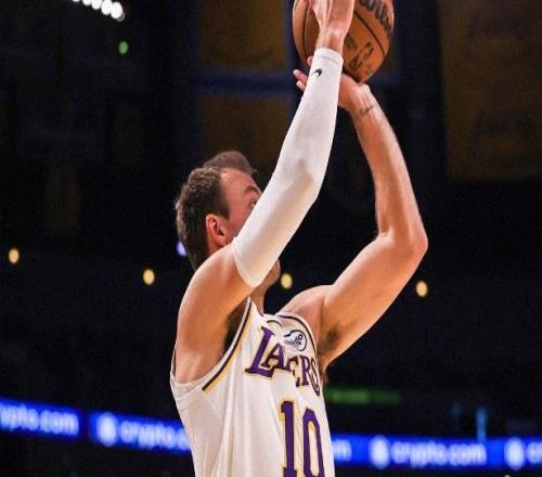 詹姆斯傷停!東契奇35+8湖人復仇尼克斯里夫斯25分唐斯25+16