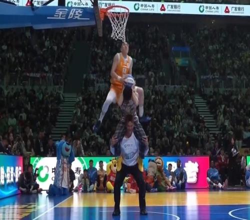 CBA全明星賽單項賽：姜賀、胡明軒、外卡選手張鼎巖分別登頂