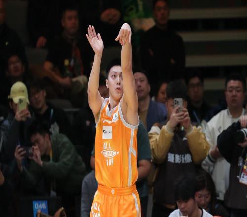 全明星單項(xiàng)賽冠軍出爐：胡明軒加冕三分王，張鼎巖飛越2米26高塔