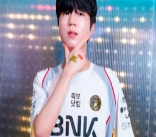 26先鋒賽最年輕和最年長(zhǎng)選手：Diable18歲142天Dhokla28歲234天