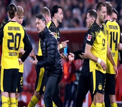 圖片報：多特高層不滿球隊打科隆的表現(xiàn)，賽后開了場緊急會議