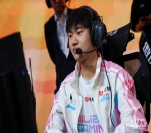 knight賽后發(fā)文：先鋒賽lpl一起加油