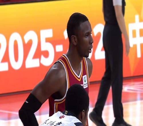 恭喜廣東隊！迪亞洛主動示好徐杰與胡明軒，朱芳雨挖角的機會來了