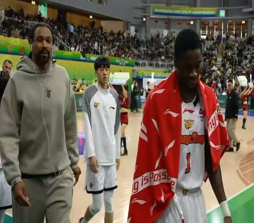 終于來了！廣東最強(qiáng)小外援馳援杜鋒，能打爆新疆魔鬼主場