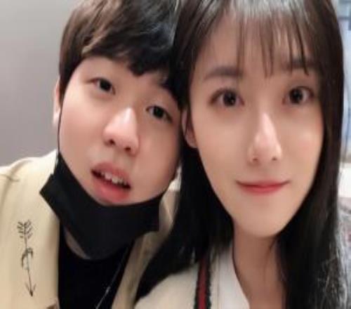 官宣分手后Rookie和小鈺均刪除了此前的官宣微博