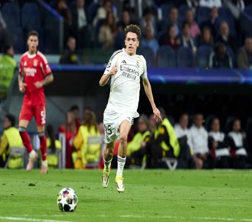 阿斯報導皇馬青訓小將皮塔奇獲阿韋洛亞厚望或將首發對陣曼城_西甲直播