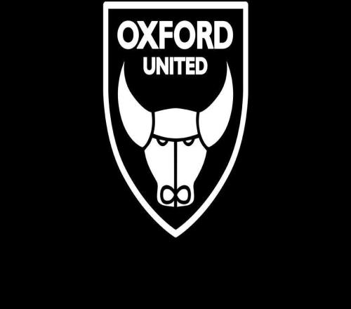 哀悼，牛津聯女足15歲球員阿普林在比賽中暈倒之后不幸離世