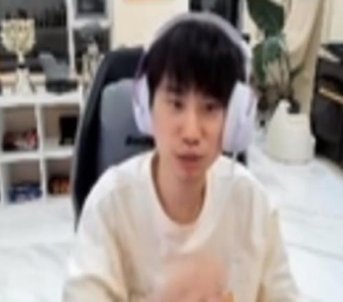 Doinb解釋dota和lol線的區(qū)別：dotaTP五個(gè)人塔掉就全變成危險(xiǎn)線