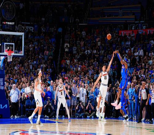 64秒續(xù)命9分神奇3+1絕平！約基奇創(chuàng)5紀(jì)錄拒背鍋關(guān)鍵球不輸SGA