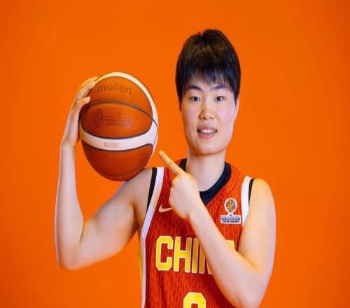 王佳琦入選中國女籃正選名單，創武漢盛帆女籃隊史