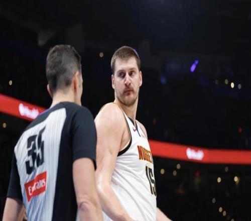 神仙打架！亞歷山大三分準(zhǔn)絕殺！全場起立歡呼，約基奇絕望離場