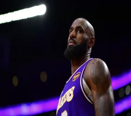 美媒：詹姆斯沒興趣加盟勇士，下賽季湖人、騎士二選一或退役